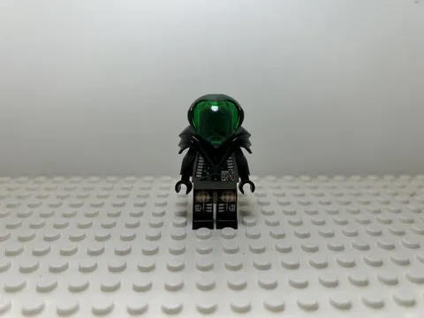 LEGO Rare Space Insectoids Zotaxian with armor minifigure Alien Insectoids 6977