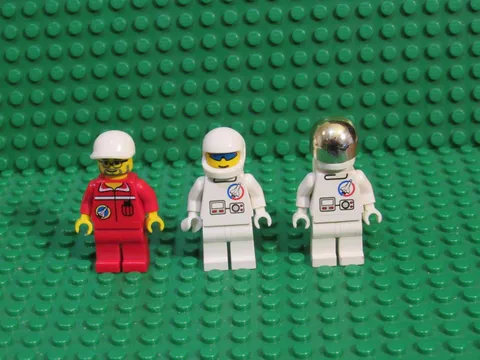 Lot town CITY minifigs space port scientist astronaut engineer ground control