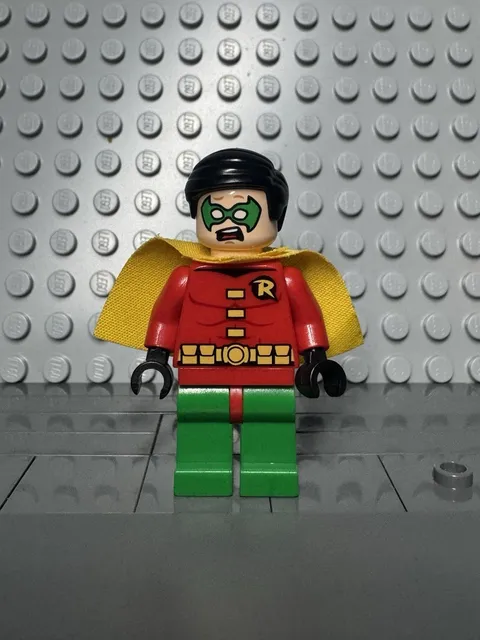 LEGO Super Hero’s Robin minifigure Very Short Cape ( 10672 )