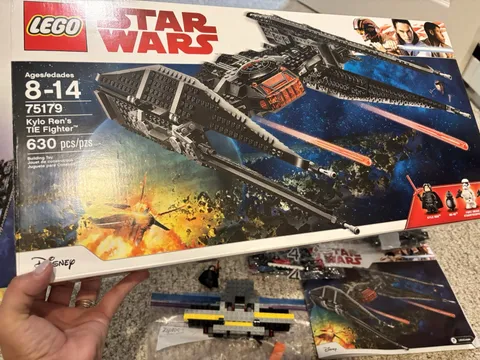 LEGO Star Wars: Kylo Ren's TIE Fighter (75179)- 100% with box and instructions