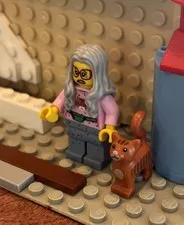 Lego Collectible Minifigure The LEGO Movie Set #  - 71004 Mrs. Scratchen-Post