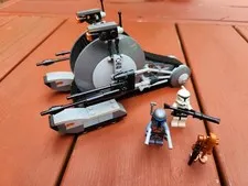 LEGO Star Wars: Corporate Alliance Tank Droid (75015) with mini figs