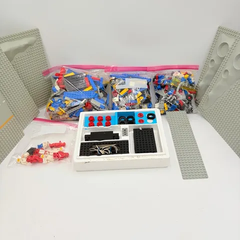 LEGO CLASSIC SPACE Lot Minifigures Crater Baseplates Motor Vintage Parts Vintage