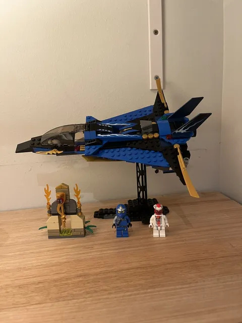 Lego 2012 Ninjago Jays Storm Fighter 9442 99% complete