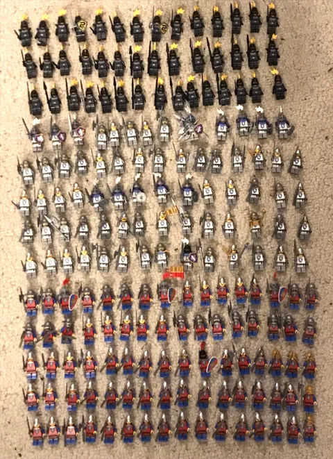 HUGE Lot of 194 Lego Castle Minifigures Snake-Horse-Lion Knights Infantry Axe++