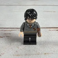 LEGO Harry Potter Minifigure Gray Sweater & Tie Wand Used