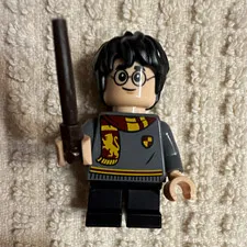 LEGO Harry Potter Minifigure Black Hair, Glasses, Gryffindor Torso, Wand