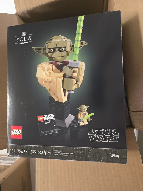 LEGO Star Wars: Attack of the Clones Yoda Bust 75438 - NEW *SC