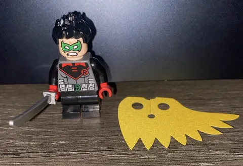 LEGO Robin Minifigure Batman 2025 Arkham Asylum NEW