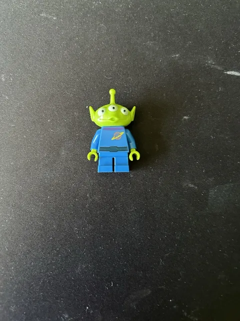 LEGO Toy Story Alien Minifigure toy017 Magenta Collar 10771 10769
