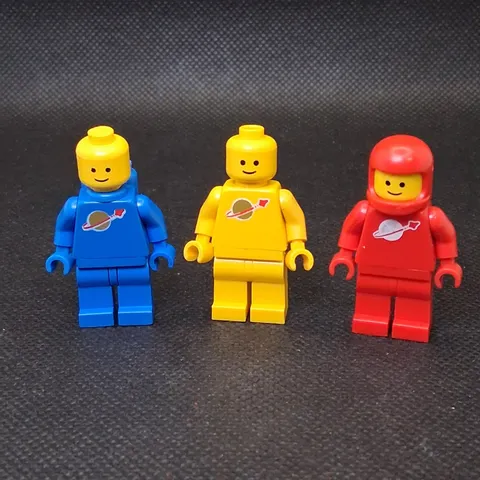 LEGO Classic Space Astronaut Lot of 3 Minifigures Red Blue Yellow
