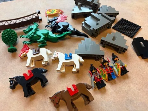 LEGO Minifigure Dragon Knight Soldier Horse Lot Set Bulk Sale