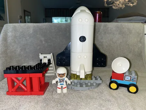 Lego Duplo Space Shuttle Mission Set 10944 pieces missing: Girl Flag Tool
