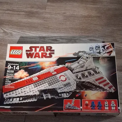 LEGO Star Wars 8039 Venator-Class Republic Attack Cruiser 1170 pcs Box (9-14)