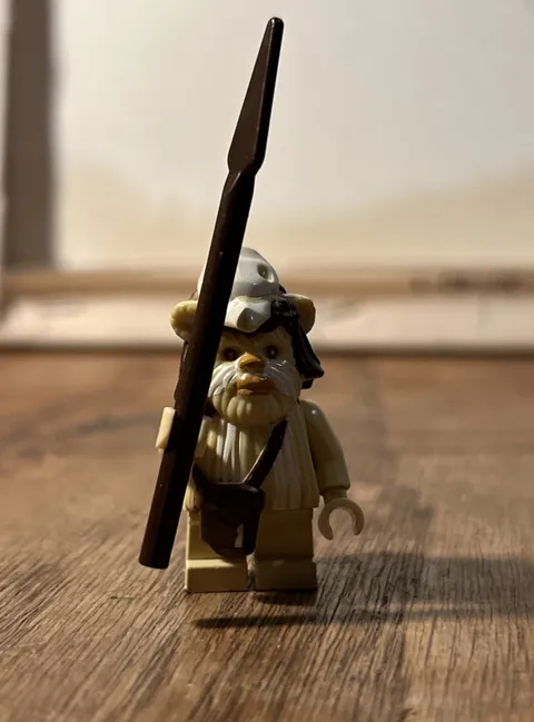 Lego Star Wars mini-figure Ewok W/ Spear MINIMAL WEAR