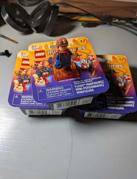 LEGO Minifigures Across the Spider-Verse Spider-Man 2099 Miguel O'Hara
