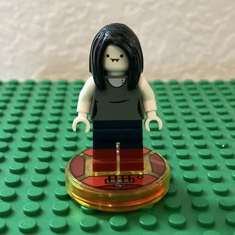 LEGO Marceline Vampire Queen Minifigure DIMENSIONS Adventure Time dim034 71285
