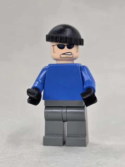 LEGO Batman Minifigure - Mr Freeze Henchman bat012 7783 12a
