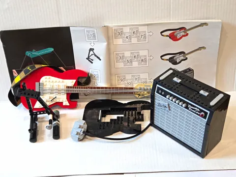 LEGO Ideas Fender Stratocaster Guitar & Princeton Reverb Amp