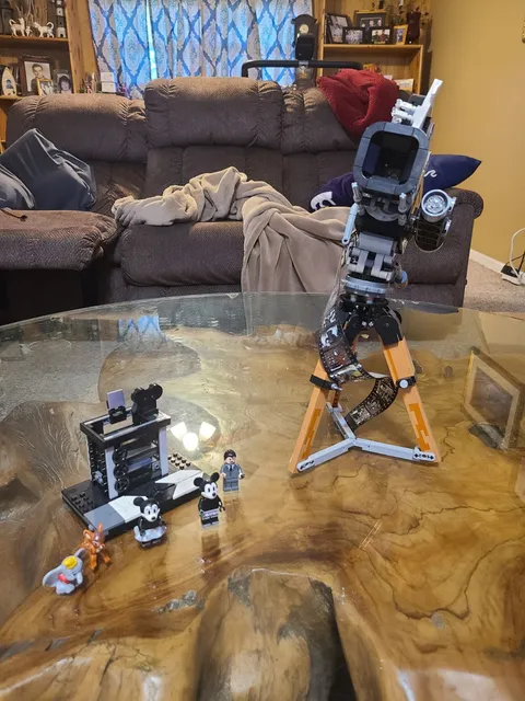 LEGO Disney: Walt Disney Tribute Camera (43230)