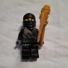 LEGO NINJAGO Cole Minifigure Black Ninja with Gold Staff Weapon Accessory