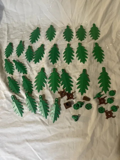 LEGO Vintage Plant Palm Tree Leaves and accessories lot of 25+
