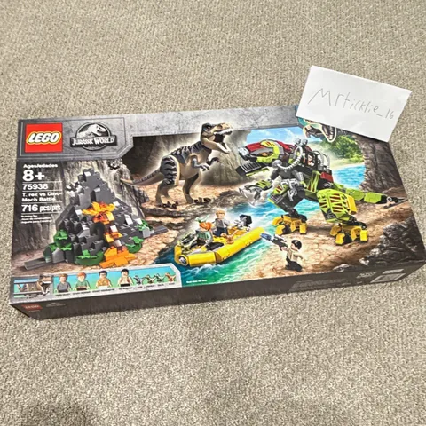 LEGO Jurassic World 75938 T. rex vs Dino-Mech Battle 716 pcs Slightly Damaged