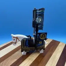 LEGO White Horse Lance 3x6 Ninja Flag Blue Gold Ruffled Barding 2490px1 Set 3053
