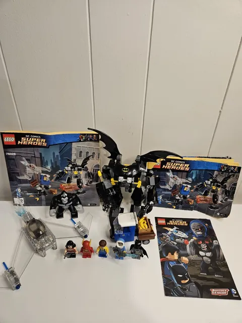LEGO Set 76026 DC Comics Super Heroes Gorilla Grodd Goes Bananas