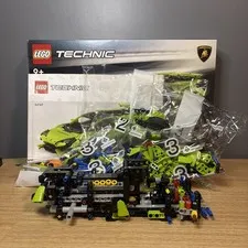 LEGO Technic Lamborghini Huracan Tecnica (42161) half built 