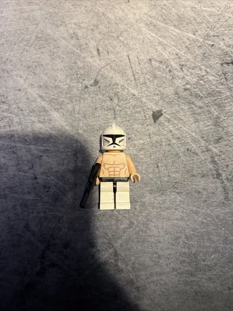 Lego Star Wars Buff Workout Clone Trooper Minifigure (Lego Star Wars 3: TCW)