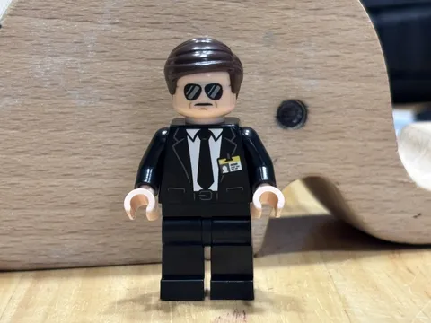 LEGO Super Heroes Agent Phil Coulson - Black Tie Minifigure Set 76354