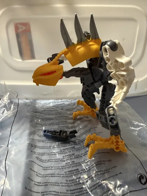 lego bionicle Rahksi incomplete figure Parts