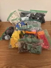 2.6 Pounds of Assorted Legos
