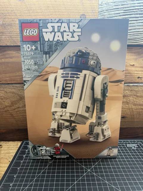 LEGO Star Wars R2-D2 SEALED Building Set 75379 1050 pcs Darth Malak Minifigure