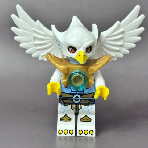 LEGO Minifigure Ewar loc014 Legends of Chima Eagle Tribe Pearl Gold Armor