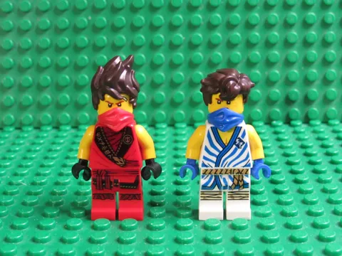 Lot 2 LEGO Ninjago Minifigures Kai + Jay Red Blue Ninja Legacy SW66