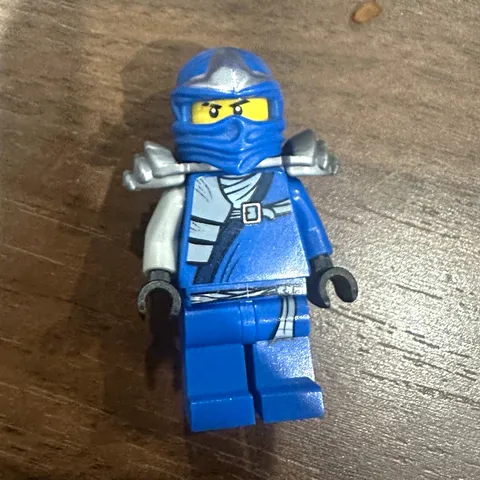 LEGO Blue Ninja Minifigure with Silver Shoulder Armor (1 Piece)