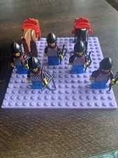 Lego Castle Vintage Knights Lot Of 5 And 2 Horses See Description