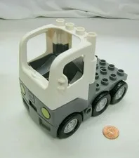 Lego Duplo WHITE TRUCK CAB FLAT BED VEHICLE with Hitch Semi 6 Wheels 