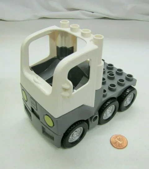 Lego Duplo WHITE TRUCK CAB FLAT BED VEHICLE with Hitch Semi 6 Wheels 
