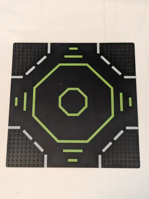 LEGO 32x32 Baseplate Black with Green Landing Pad Pattern for Space 6988 6710
