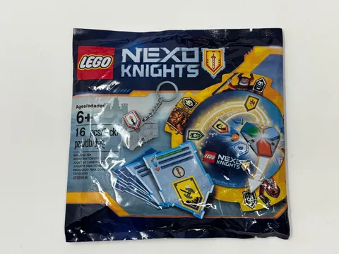 Lego Nexo Knights Set 5004911 16 Pieces