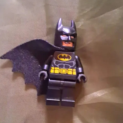 LEGO DC Batman Minifigure- Black Suit Yellow Utility Belt sh016b - Good