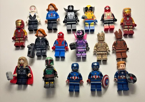 Original Lot of 17 LEGO MARVEL mini figures Collectors Clean minifigures