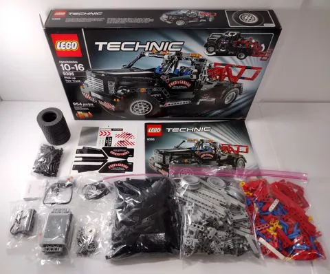 LEGO Technic 9395 + 8293 Pick-Up Tow Truck With Motorized Winch / Tow Lift READ!