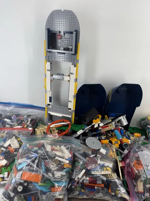 LEGO Bulk Lot 21 lbs Mixed Bricks Large Parts Pieces Blocks No Figs Random
