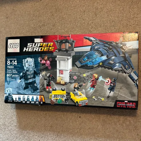 SEALED RETIRED LEGO Marvel: Super Hero Airport Battle (76051)