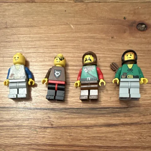 LEGO Minifigures Lot of 4 Assorted Minifigure Characters