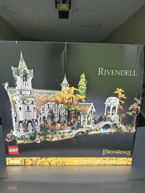 LEGO Icons: The Lord of the Rings: Rivendell (10316) Damaged Box